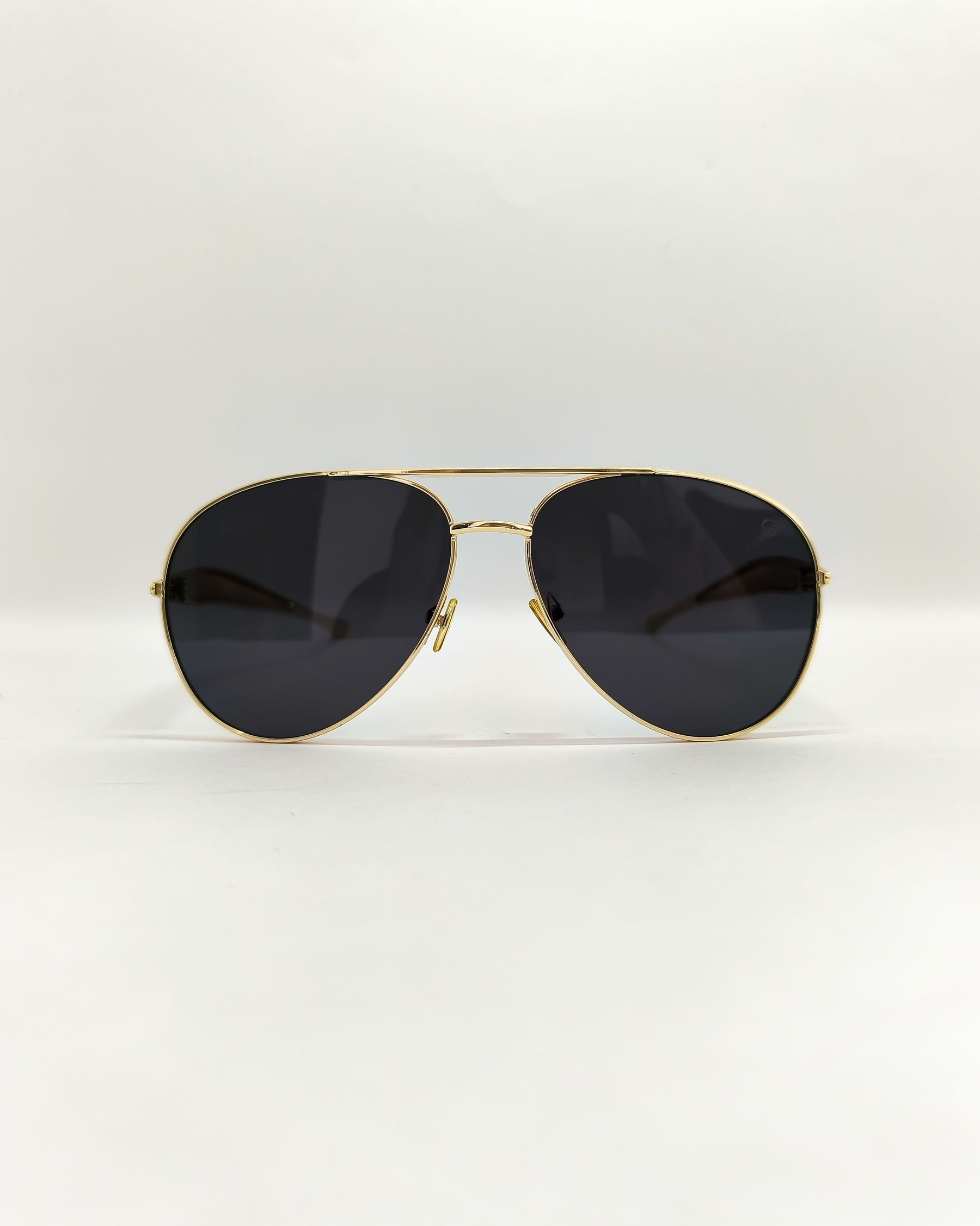 Óculos de Sol Feminino Aviador com Lente Castor e Lente Escura em Metal Dourado Premium - Gloss Eyewear
