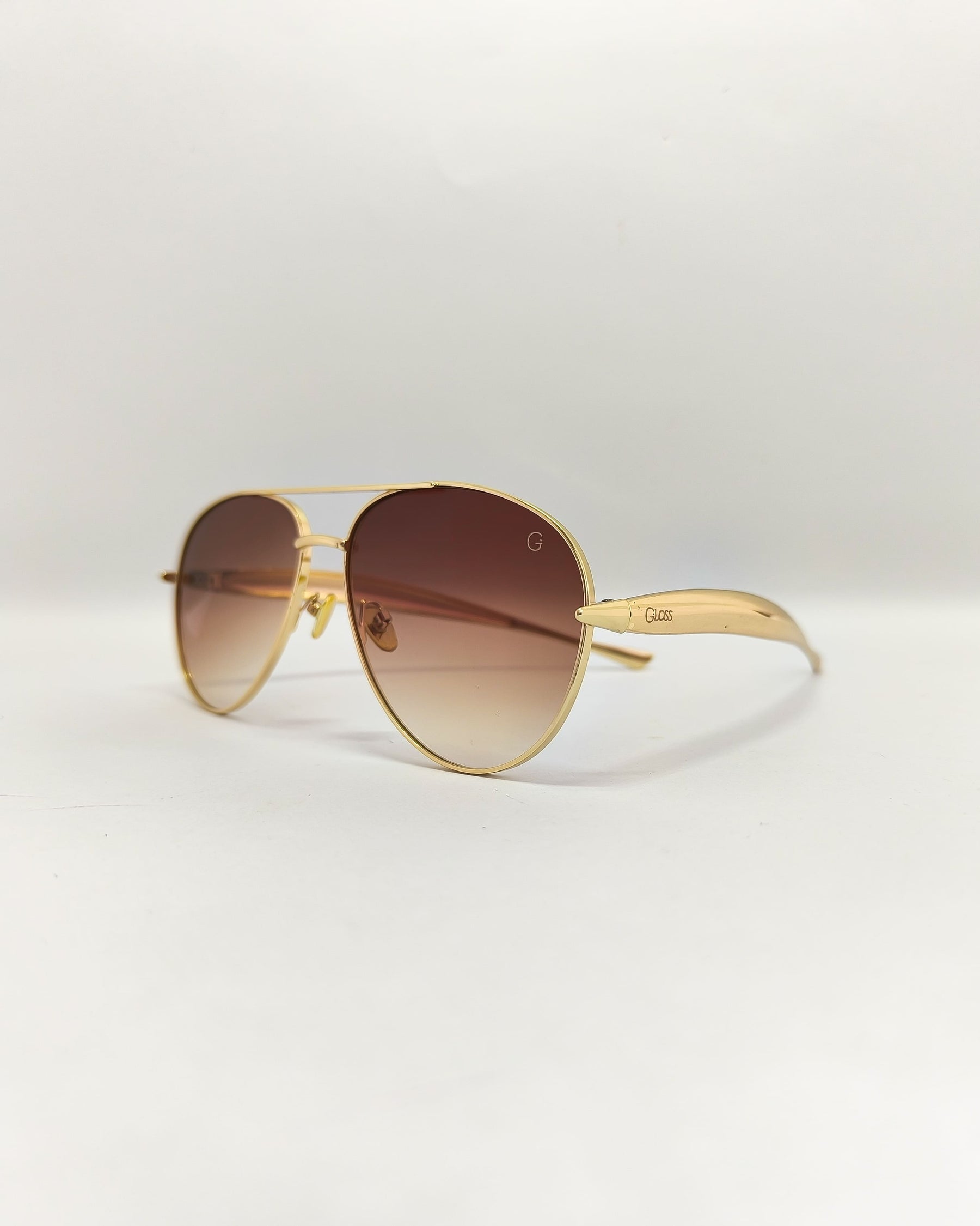 Óculos de Sol Feminino Aviador com Lente Castor e Lente Escura em Metal Dourado Premium - Gloss Eyewear