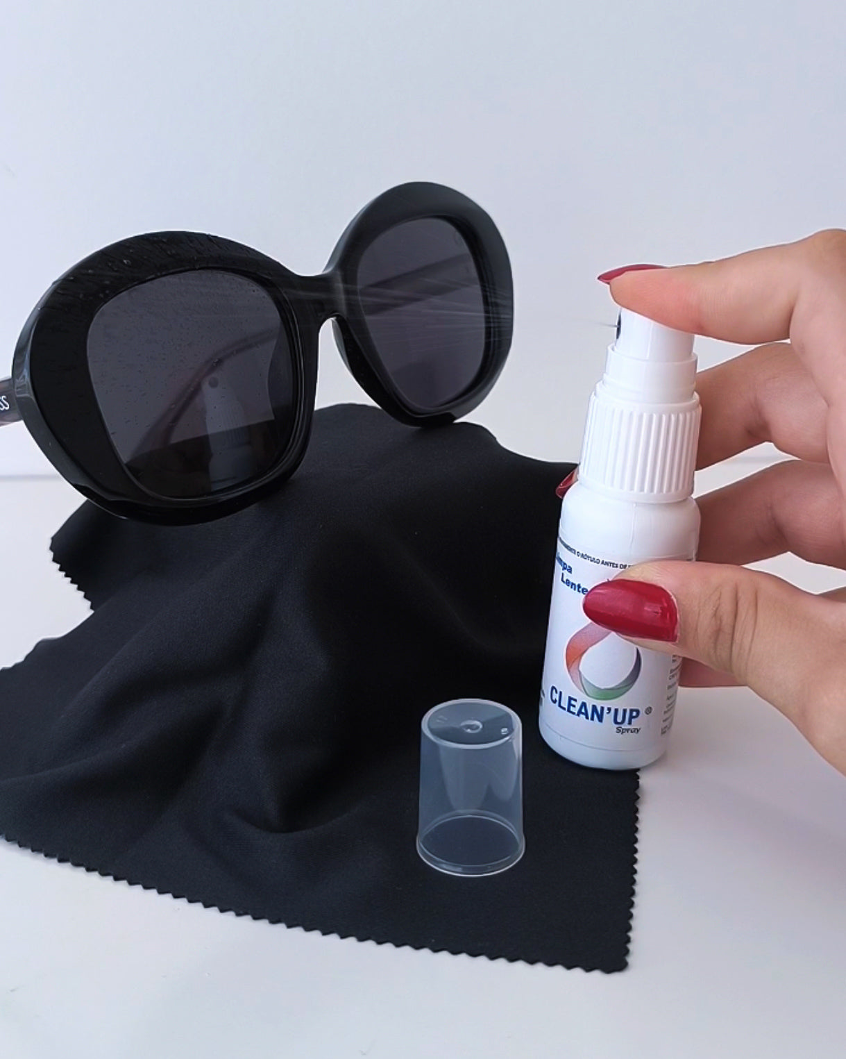 Limpa Lentes Profissional Anti-Embaçante com Fórmula Nano Tecnológica – Gloss Eyevewear
