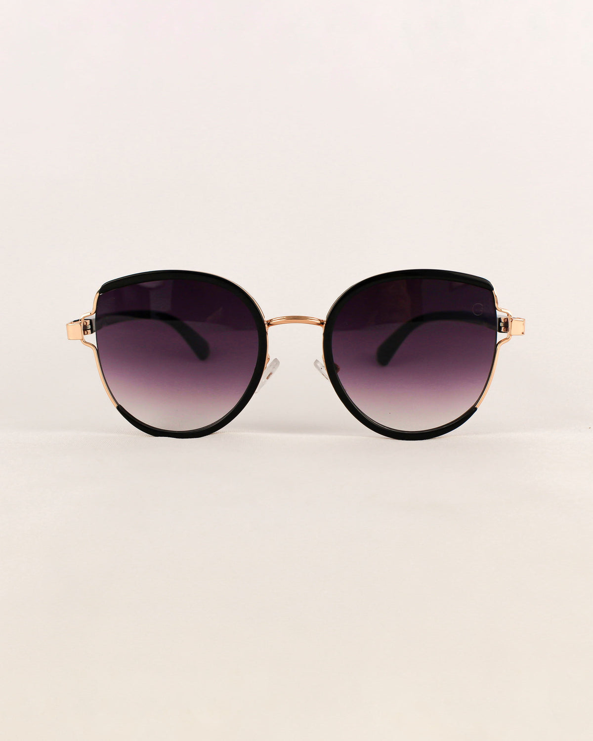 Óculos de Sol Feminino Quadrado Pequeno em Metal com Acetato Preto Premium - Gloss Eyewear
