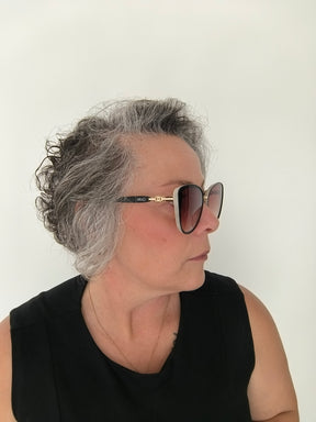 Óculos de Sol Feminino Gatinho Grande em Acetato com Lente Cosmética Degradê – Gloss