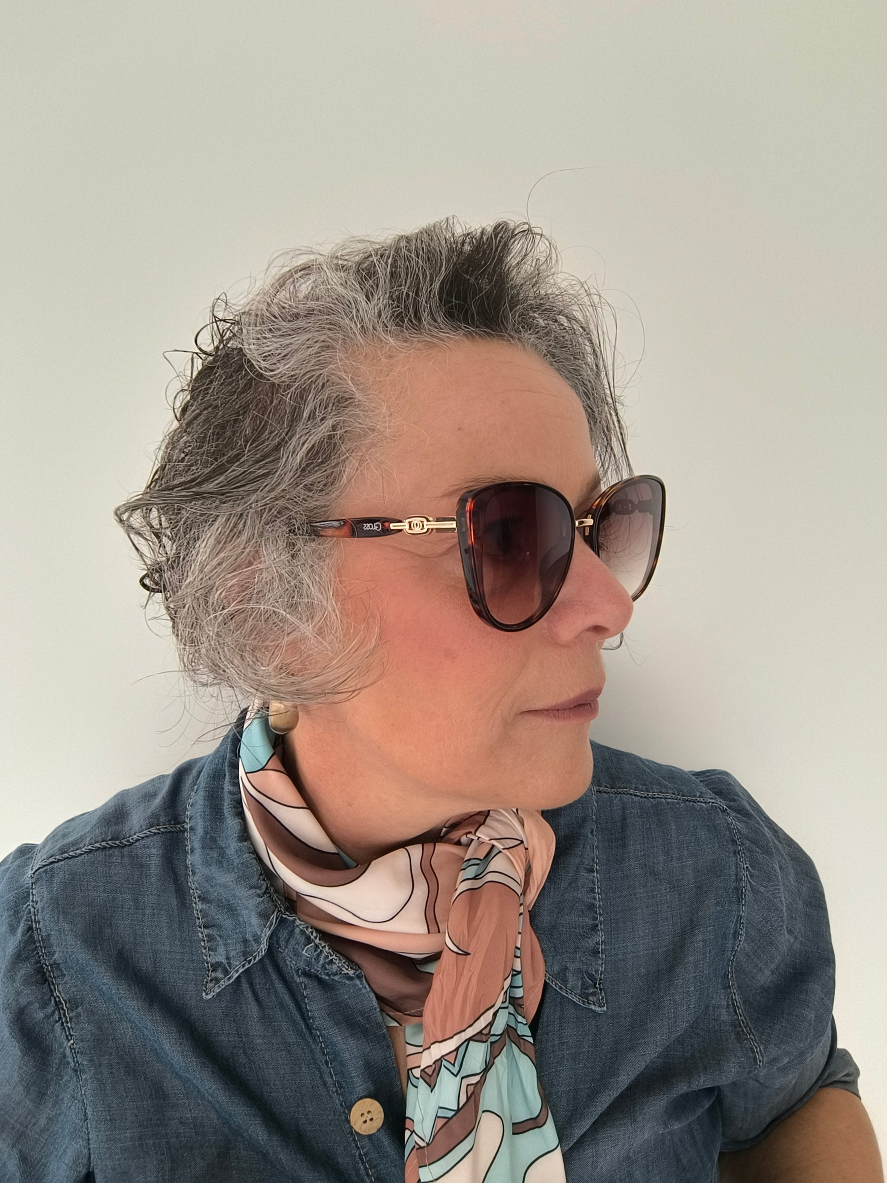 Óculos de Sol Feminino Gatinho Grande em Acetato com Lente Cosmética Degradê – Gloss