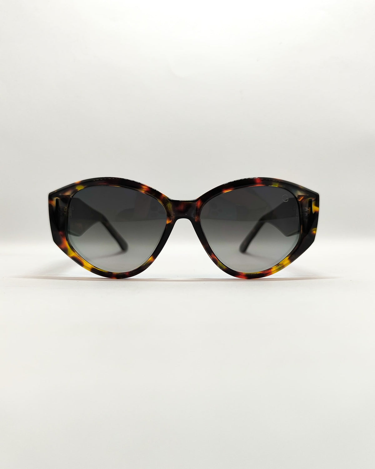 Óculos de Sol Feminino Gatinho Slim Oval Leila em Acetato Polarizado – Gloss