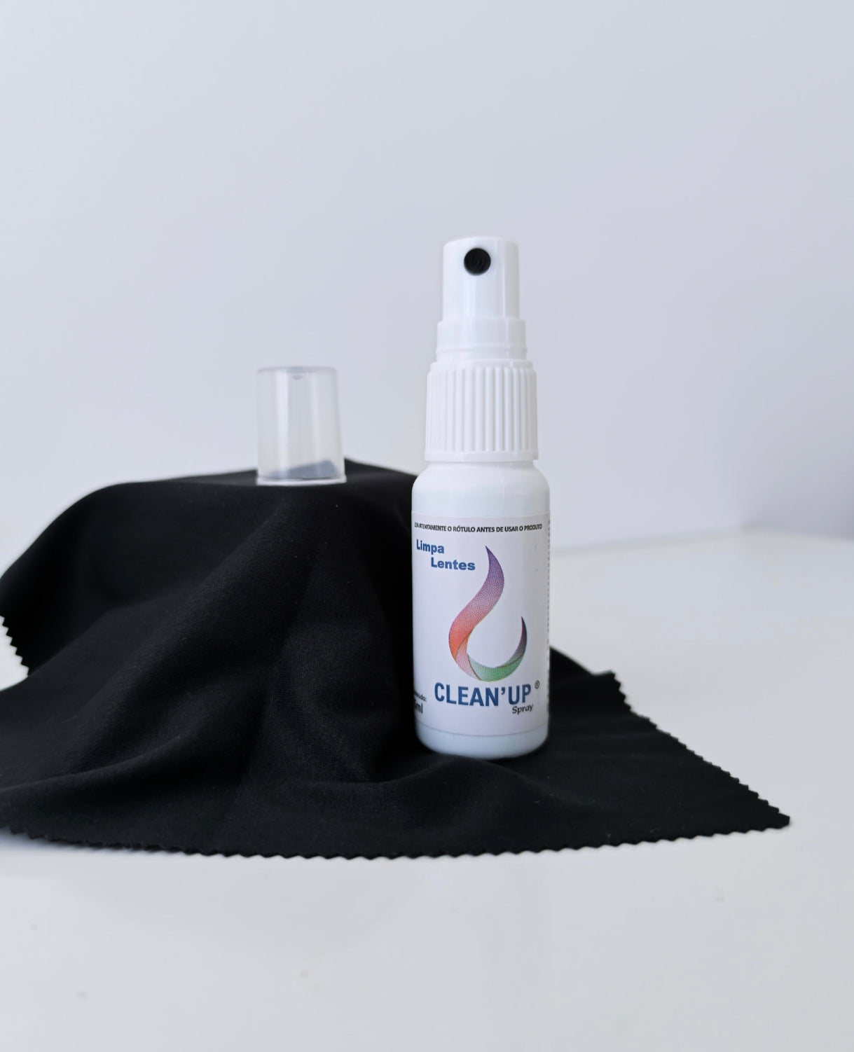 Limpa Lentes Profissional Anti-Embaçante com Fórmula Nano Tecnológica – Gloss Eyevewear