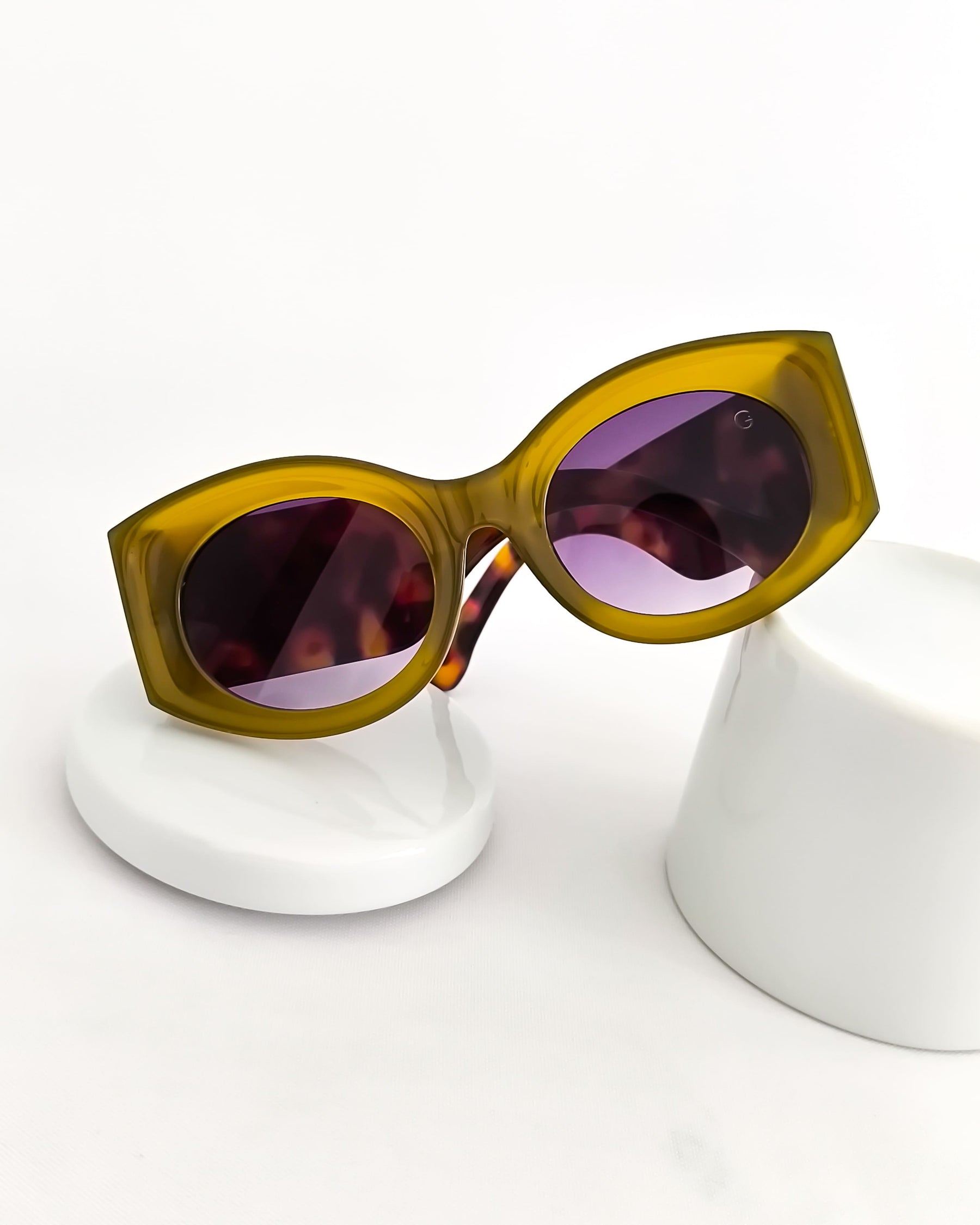 Óculos de Sol Feminino Bold Verde Oliva com Hastes Animal Print Premium - Gloss Eyewear