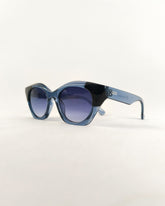 Óculos de Sol Feminino Gatinho em Acetato Translúcido Azul e Marrom Premium - Gloss Eyewear