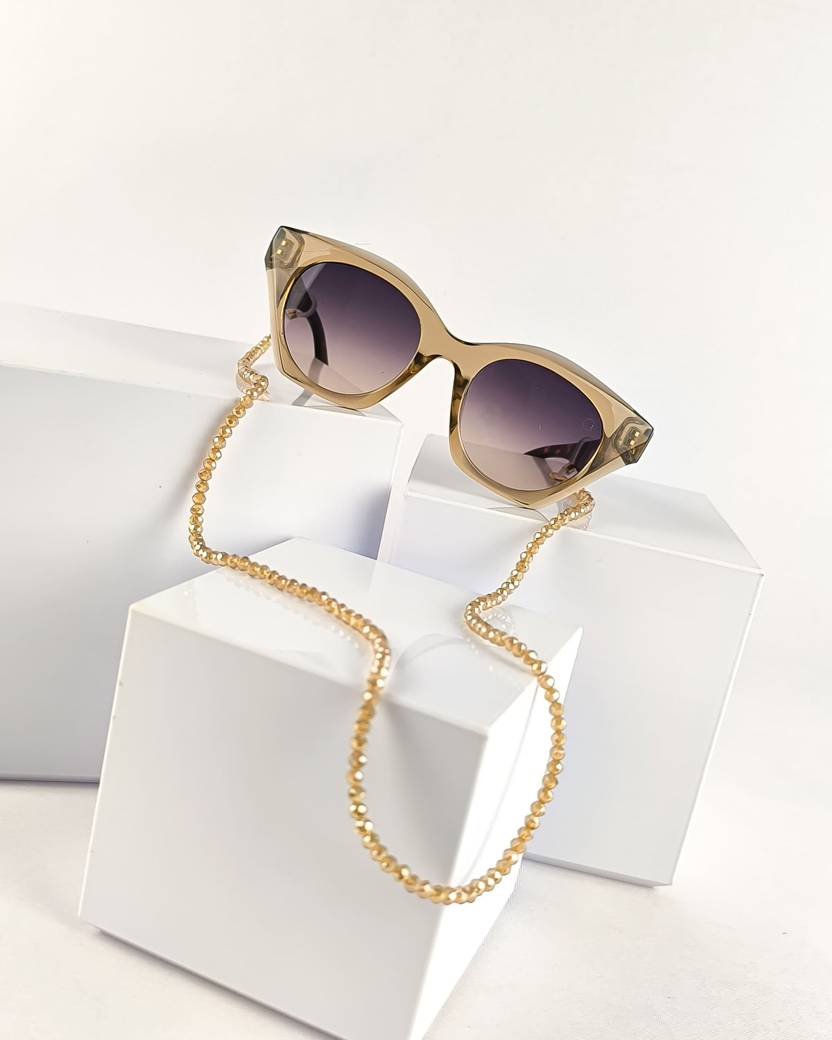 Cordinha para Óculos Unissex em Pedraria Dourada Premium - Gloss Eyewear