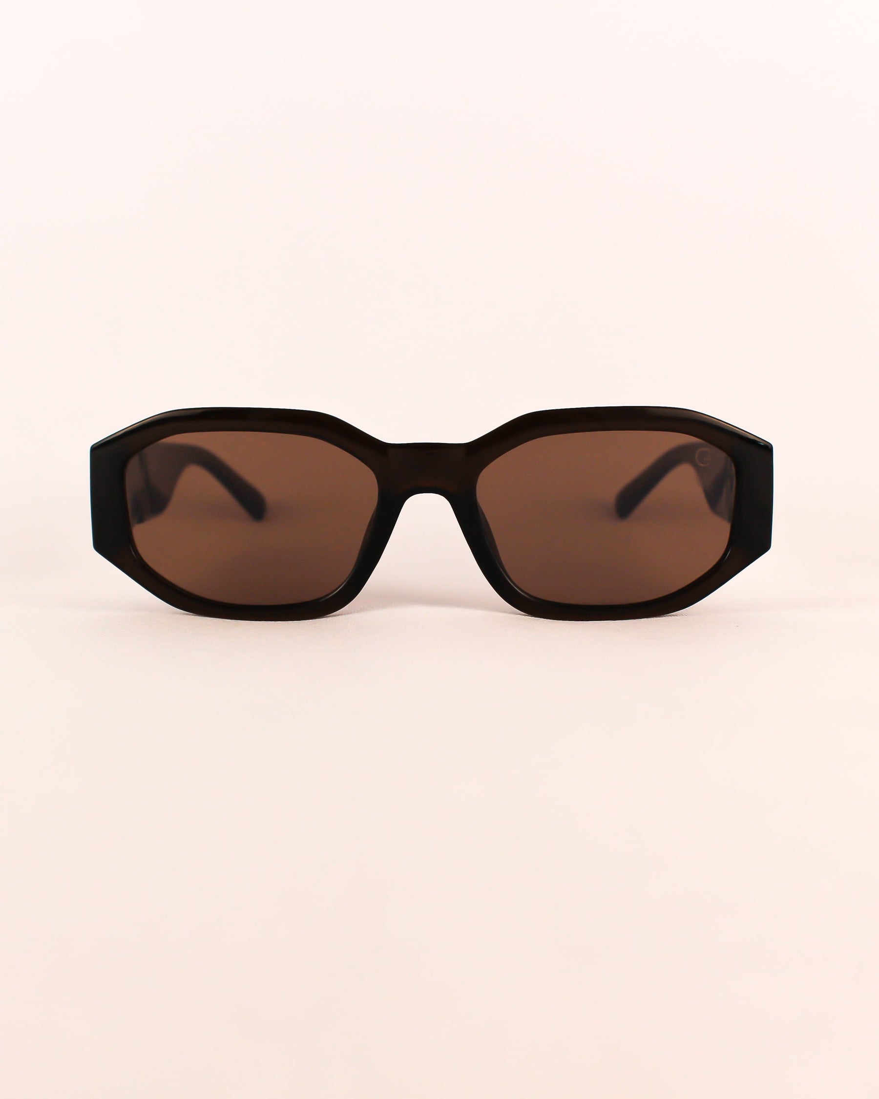 Óculos de Sol Feminino Slim com Detalhe em Metal e Haste Branco/ Preto/ Cinza Premium - Gloss Eyewear