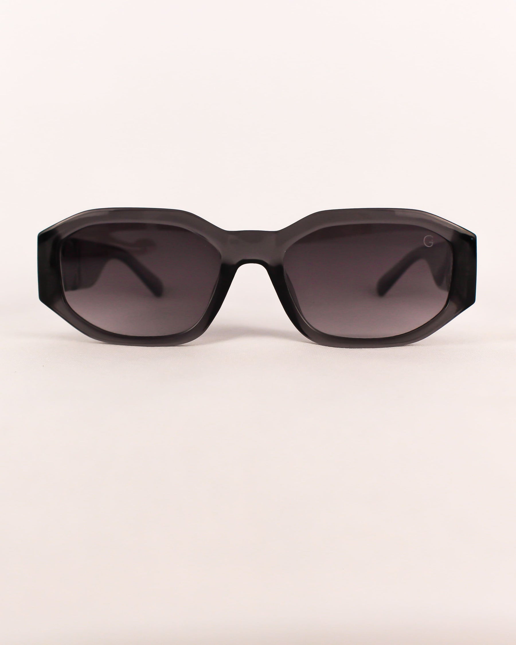 Óculos de Sol Feminino Slim com Detalhe em Metal e Haste Branco/ Preto/ Cinza Premium - Gloss Eyewear