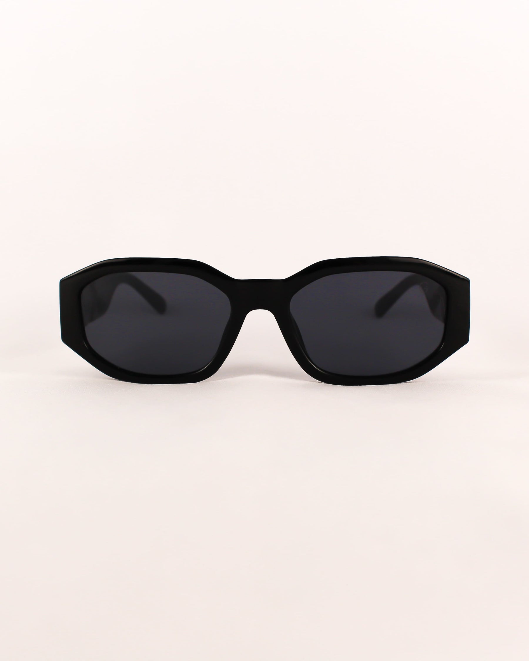 Óculos de Sol Feminino Slim com Detalhe em Metal e Haste Branco/ Preto/ Cinza Premium - Gloss Eyewear