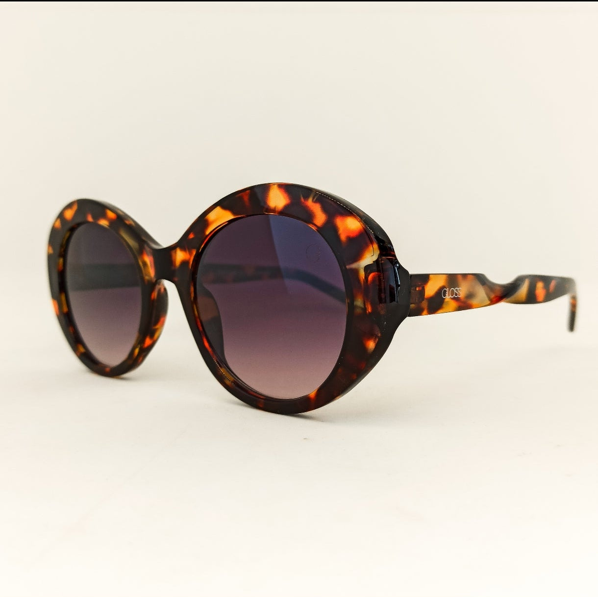 Óculos de Sol Feminino Oval Retrô em Acetato Premium – Gloss Eyewear