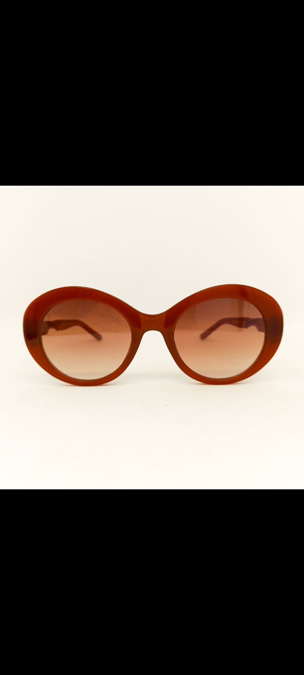 Óculos de Sol Feminino Oval Retrô em Acetato Premium – Gloss Eyewear